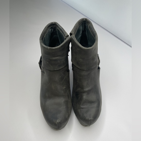 957-VIALIS Rambla Leather Fold Over Clog Bootie - Picture 10 of 10